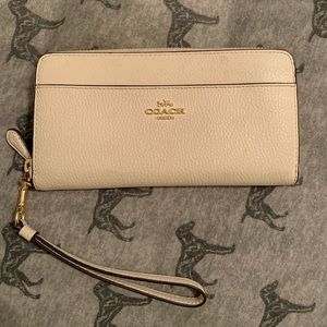 Coach Bags - Coach clutch wallet Coach Bags - Coach clutch wallet